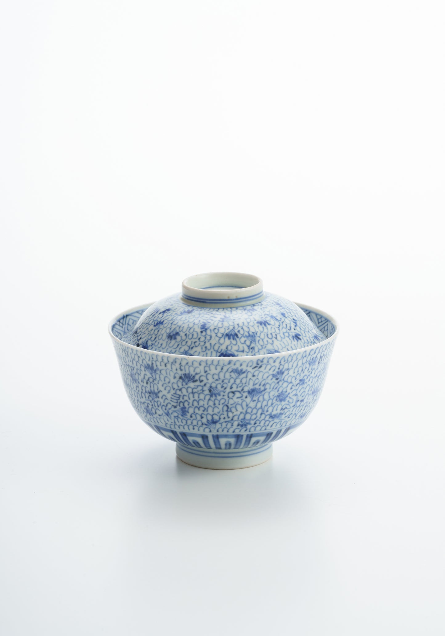 Imari Ware Mijin Karakusa Covered Bowl